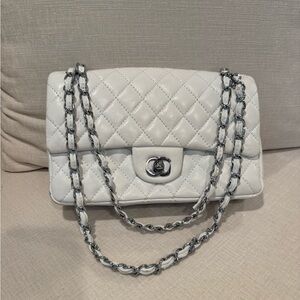 Chic White Quilted Chain Bag